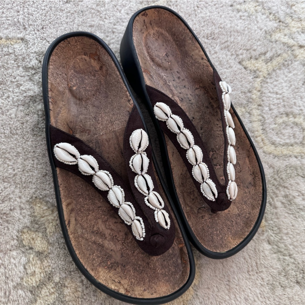 Birkenstock Tatami Sandals w/ Puka Shells EU 39 Brown Suede w/ Cork Bottom